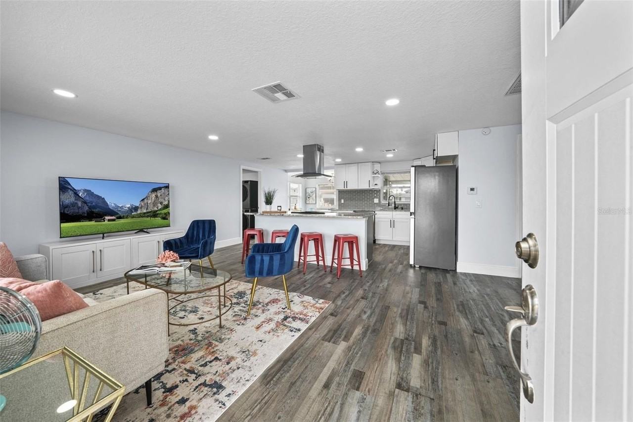 13704 Veronica Dr - Photo 6 of 50