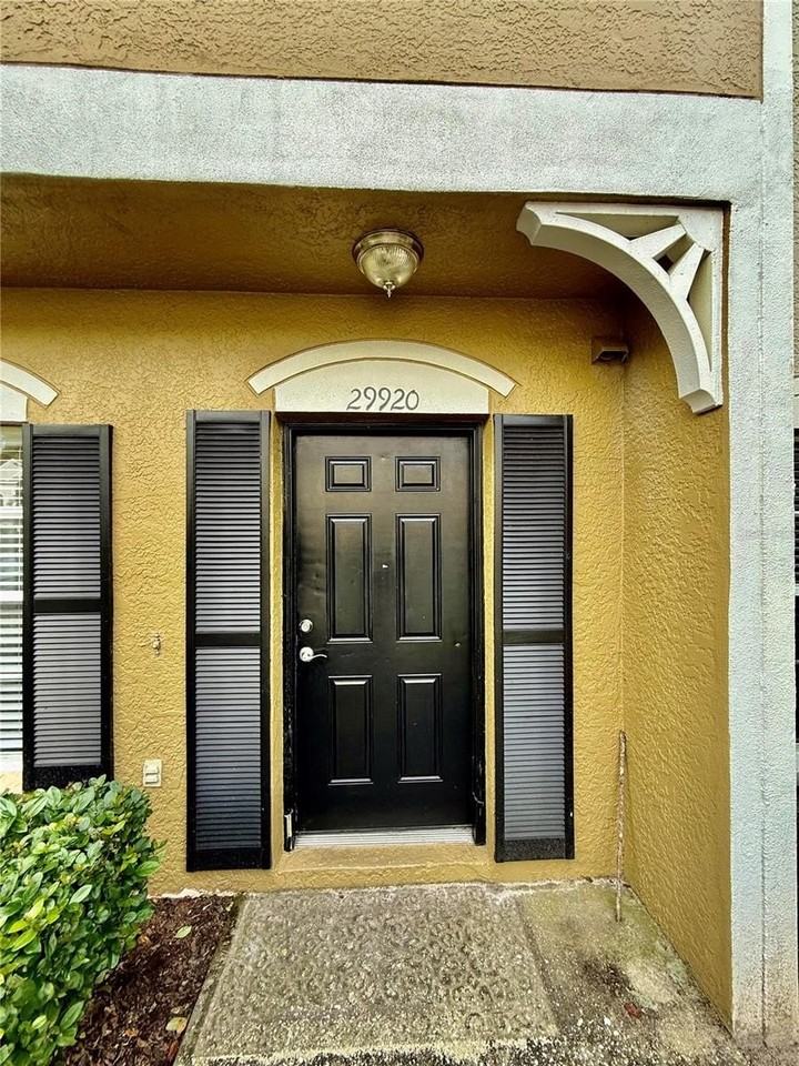 29920 Playa Del Rey Ln - Photo 2 of 32