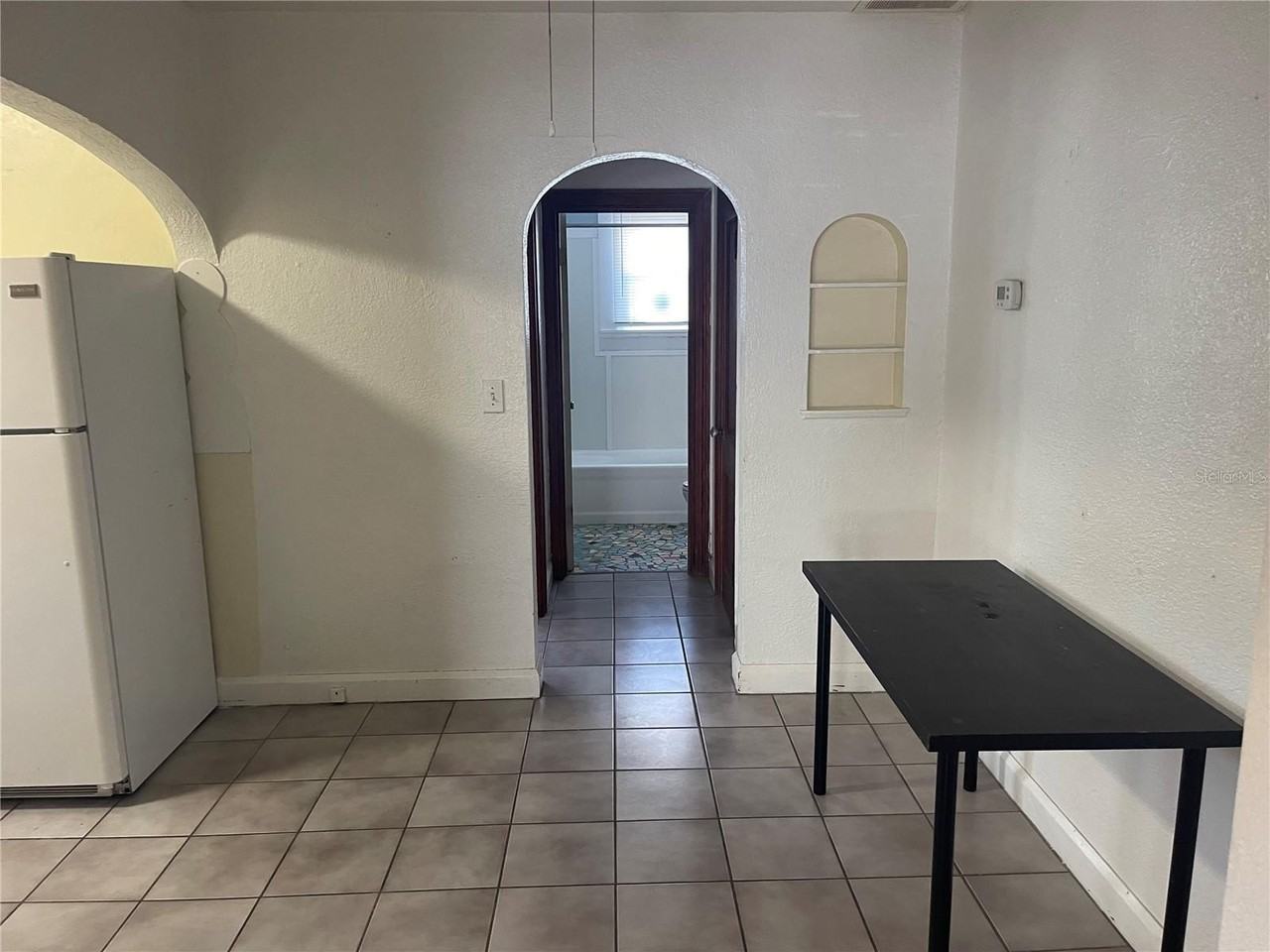 1002 Drew St - Photo 4 of 14