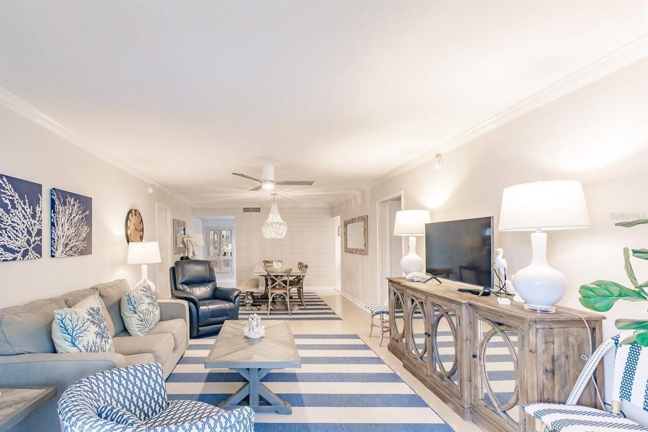 1055 W Peppertree Dr #206AA - Photo 2 of 31