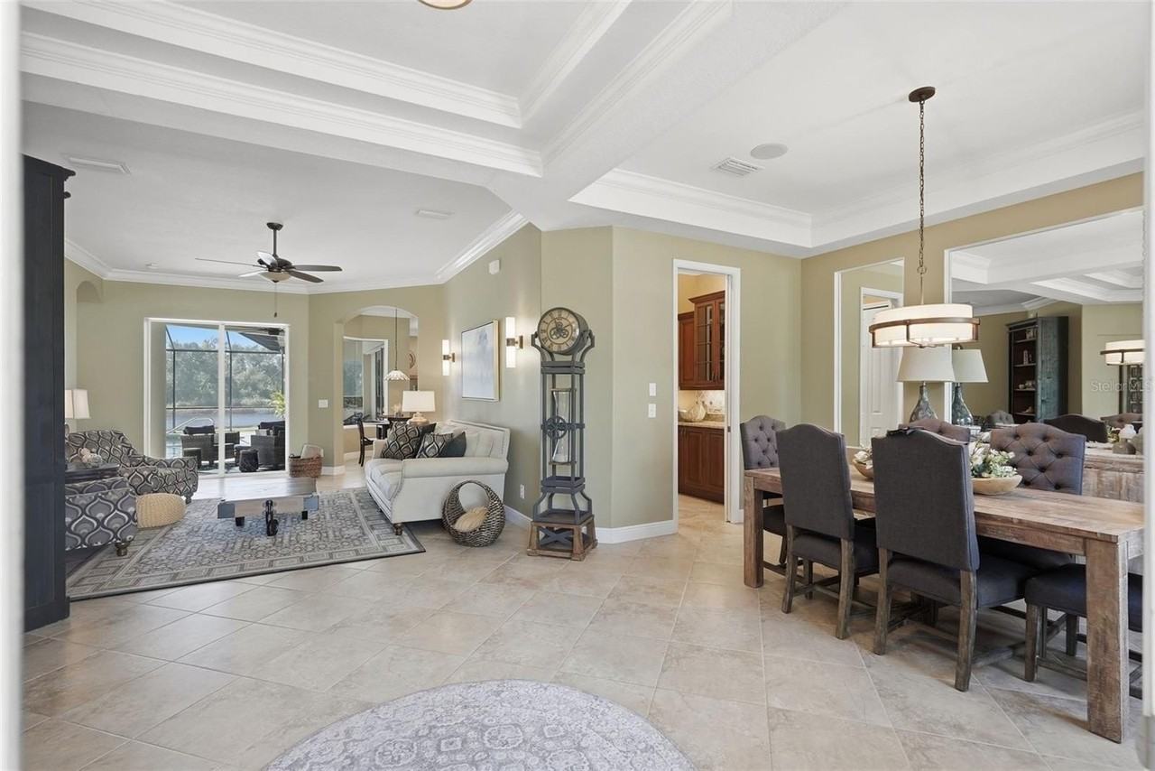 14716 4th Dr Ne - Photo 4 of 44