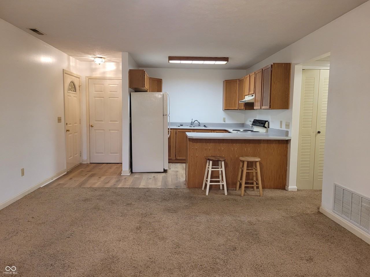 250 Locust Ln #1A - Photo 4 of 16