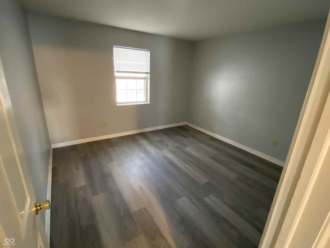 1329 Millerwood Ct - Photo 6 of 11