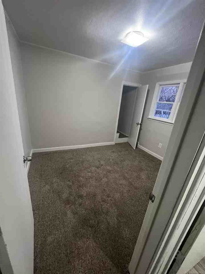 3522 Whitney Ave - Photo 5 of 8
