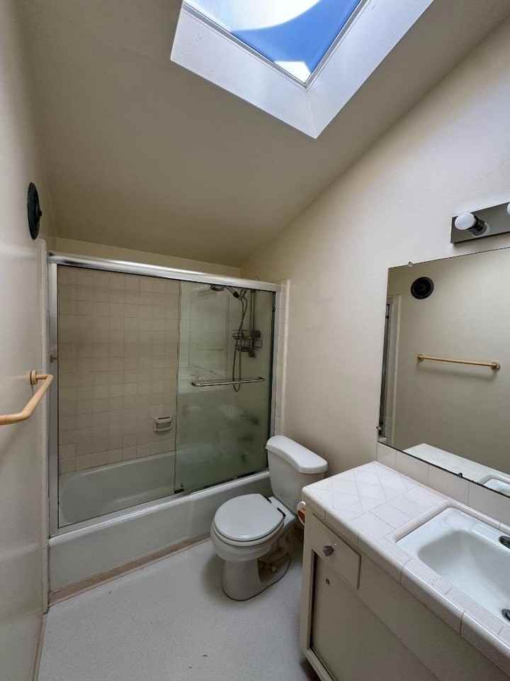 730 Cambridge Ave - Photo 4 of 11