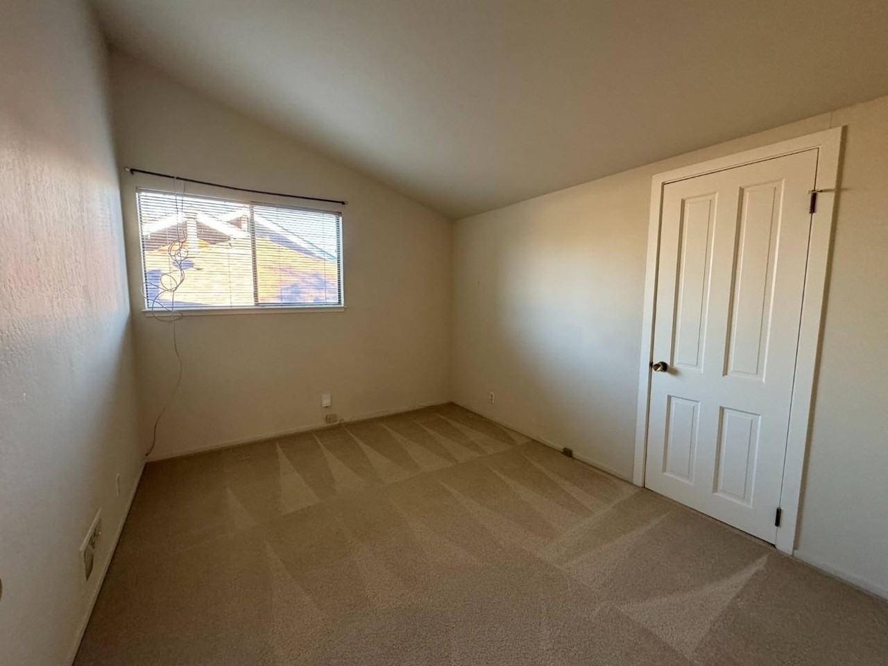 730 Cambridge Ave - Photo 5 of 11