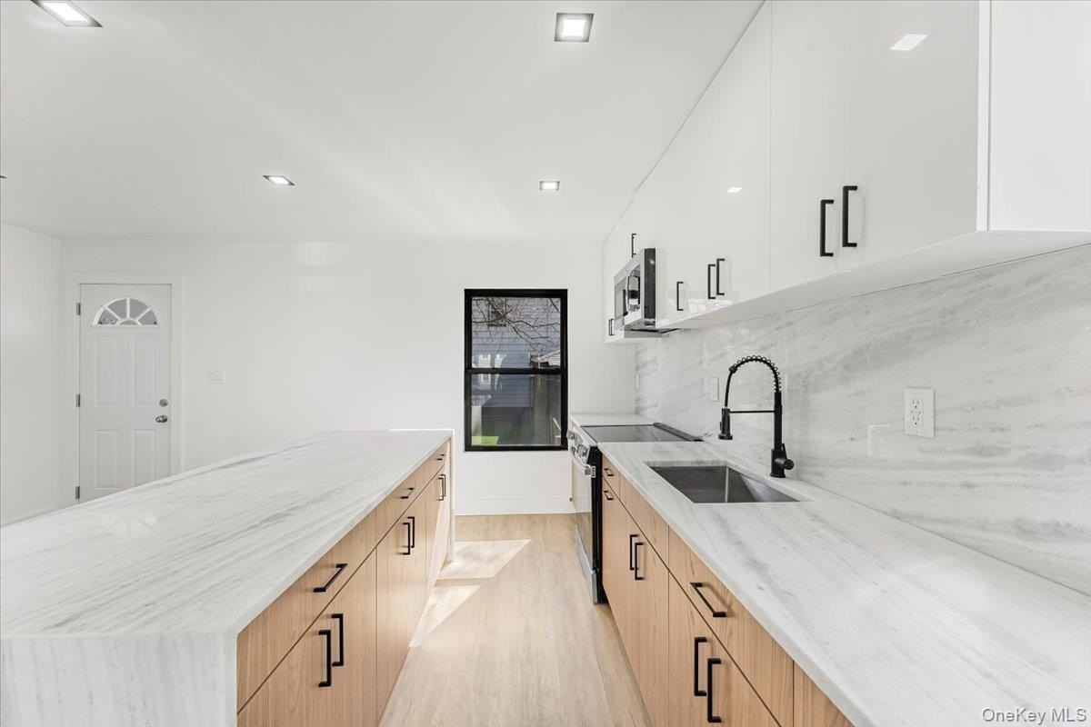 4422 Avenue M - Photo 4 of 13