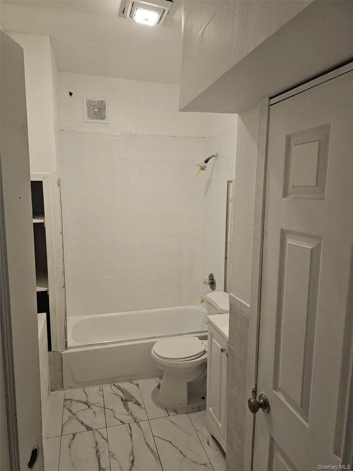 2426 Grand Ave - Photo 7 of 9