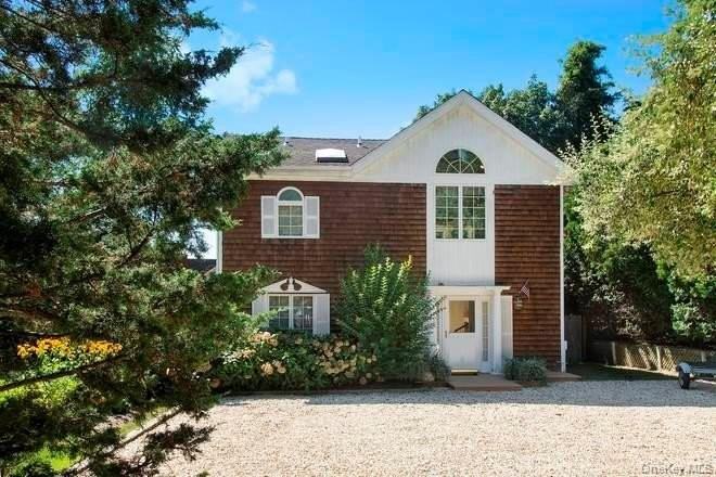 42 Towd Point Rd - Photo 2 of 26