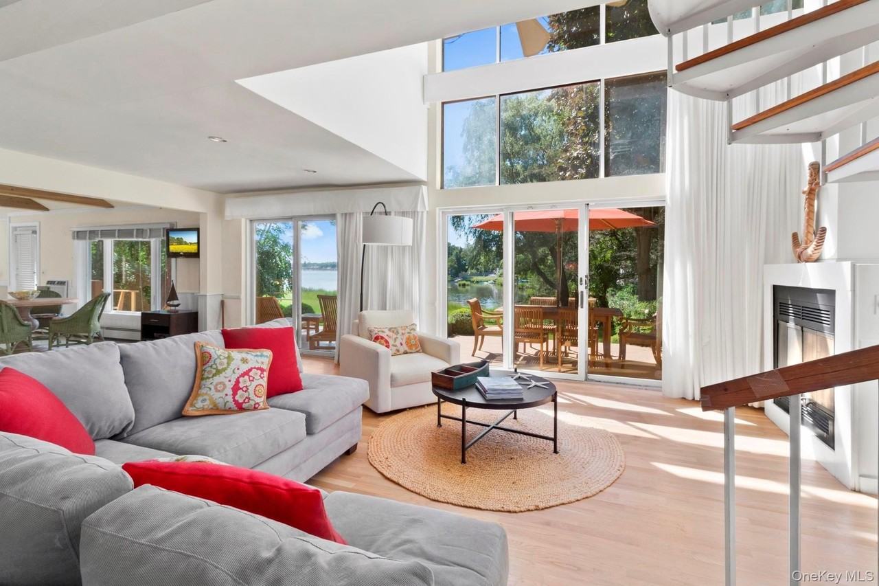 42 Towd Point Rd - Photo 6 of 26