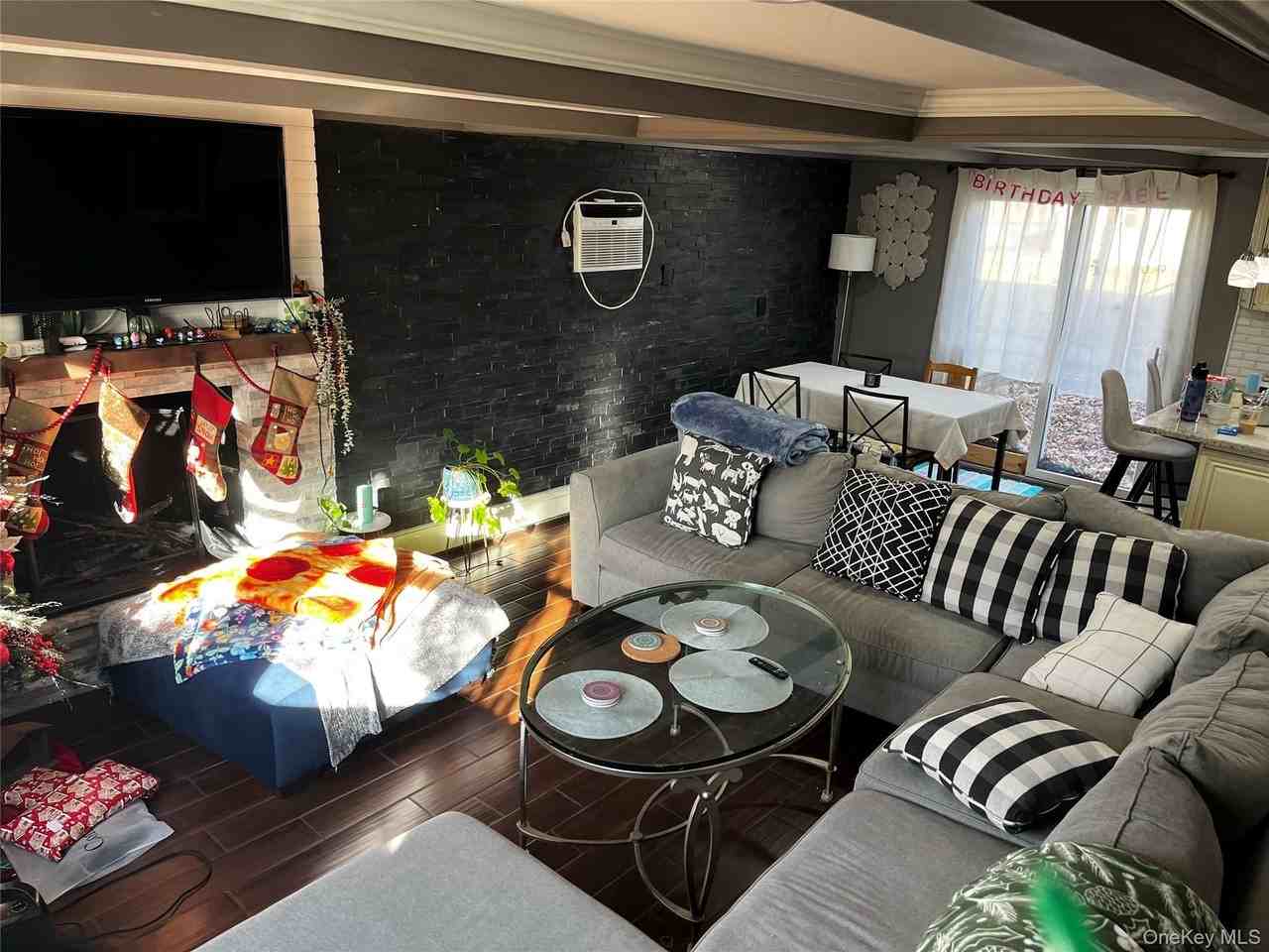 47 University Heights Dr - Photo 4 of 10