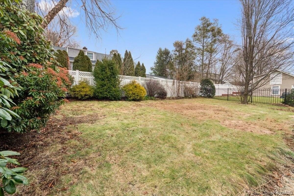 1736 Central St - Photo 3 of 27