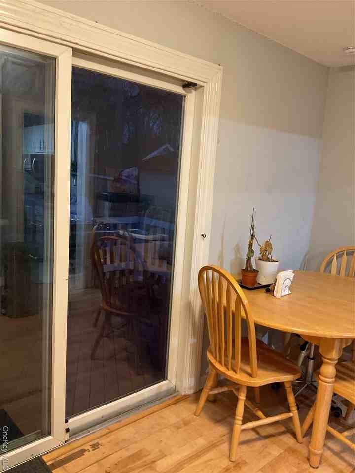 24 Cooledge Dr - Photo 5 of 9