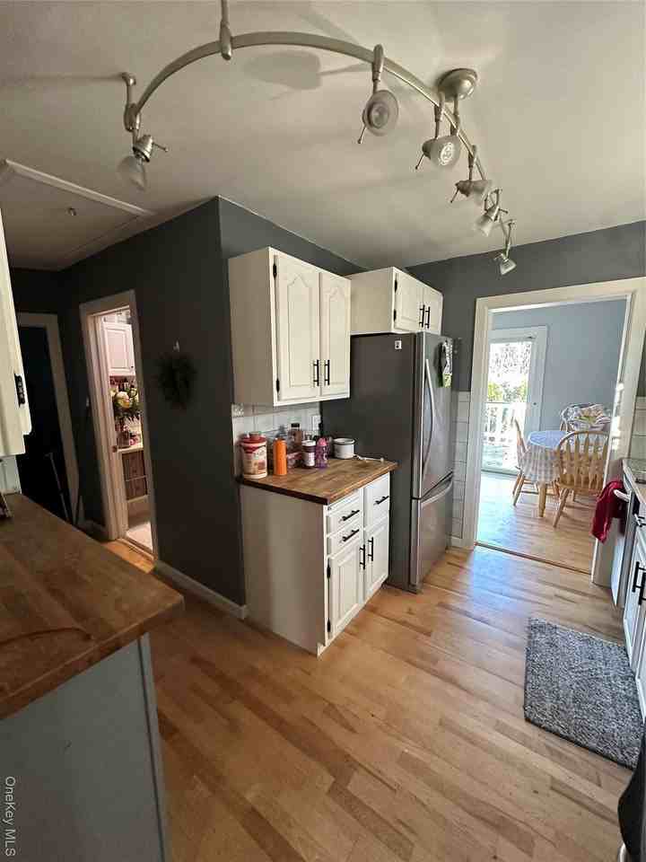 24 Cooledge Dr - Photo 6 of 9