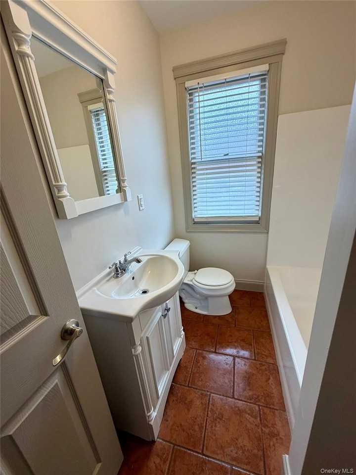 11 Franklin St Apt 1e #1E - Photo 3 of 6