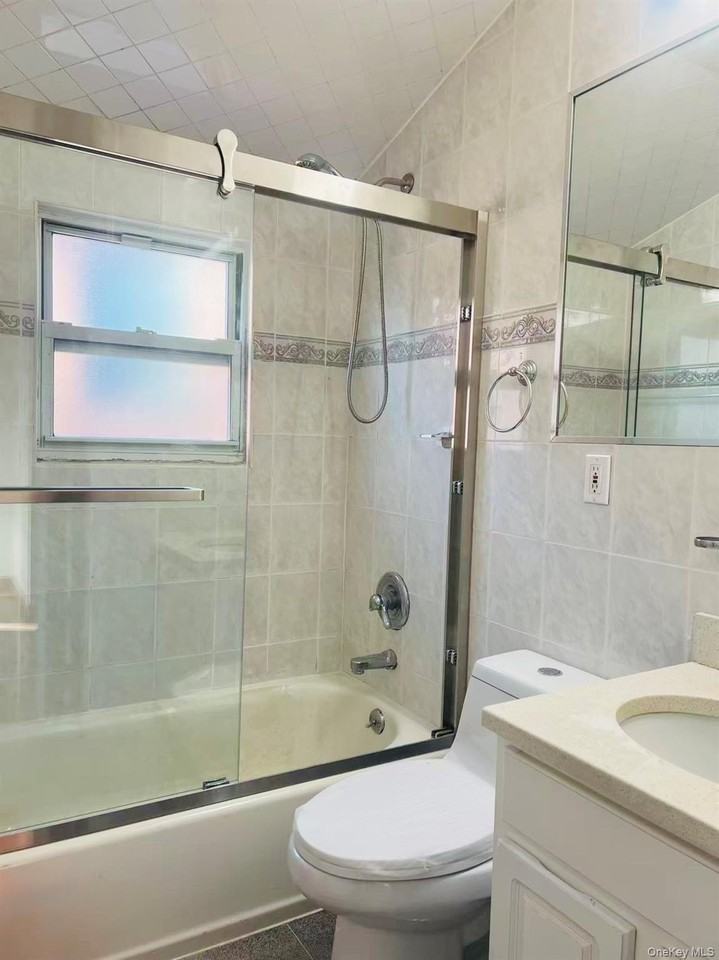 6448 Cloverdale Blvd 2nd Fl #2ndFL - Photo 4 of 7