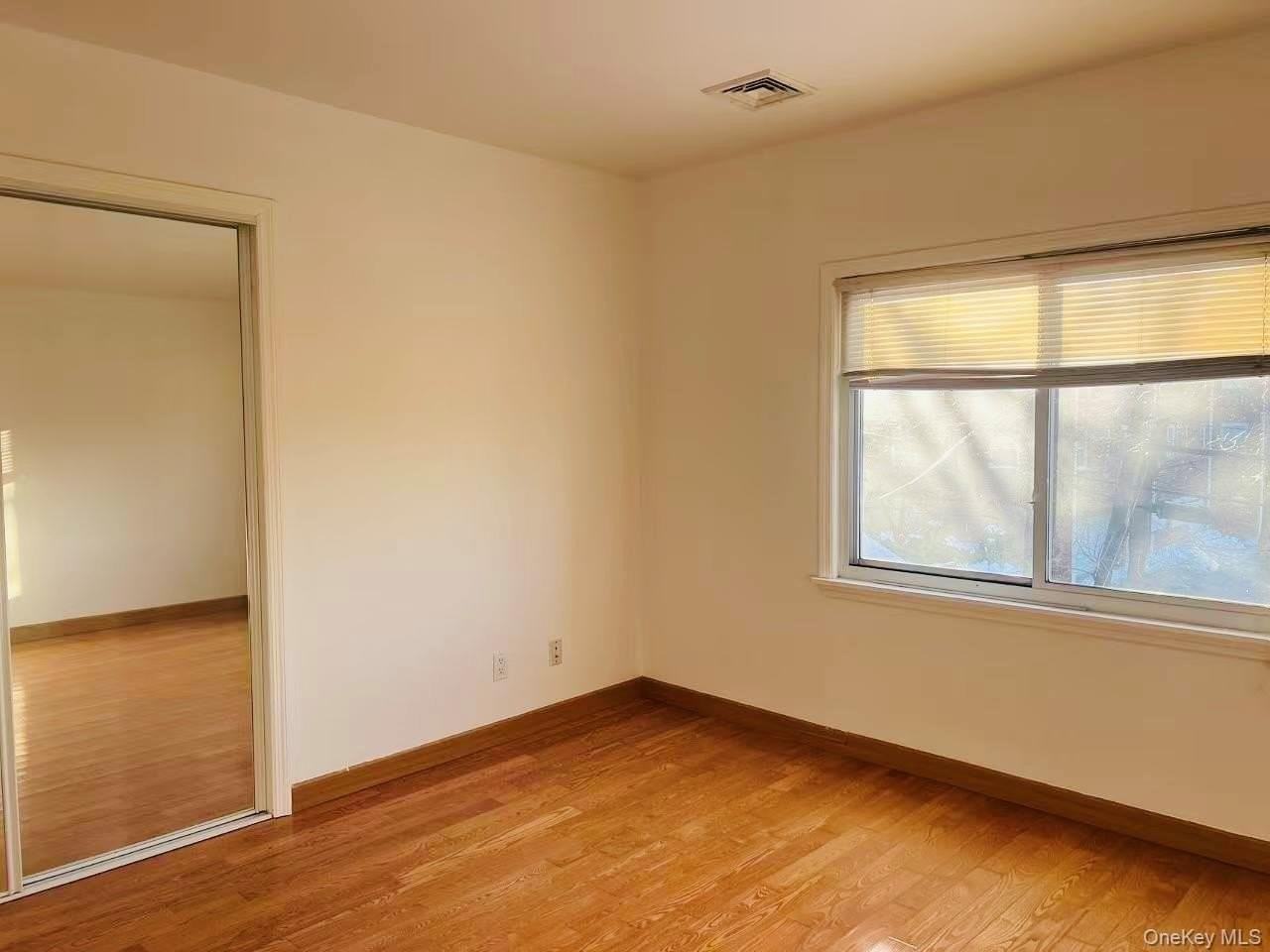 6448 Cloverdale Blvd 2nd Fl #2ndFL - Photo 5 of 7