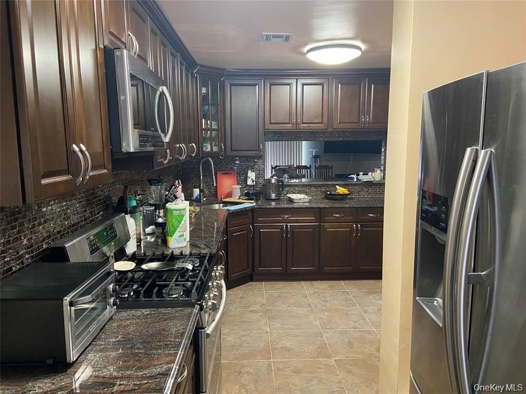 52 Oakwood Ct - Photo 3 of 3