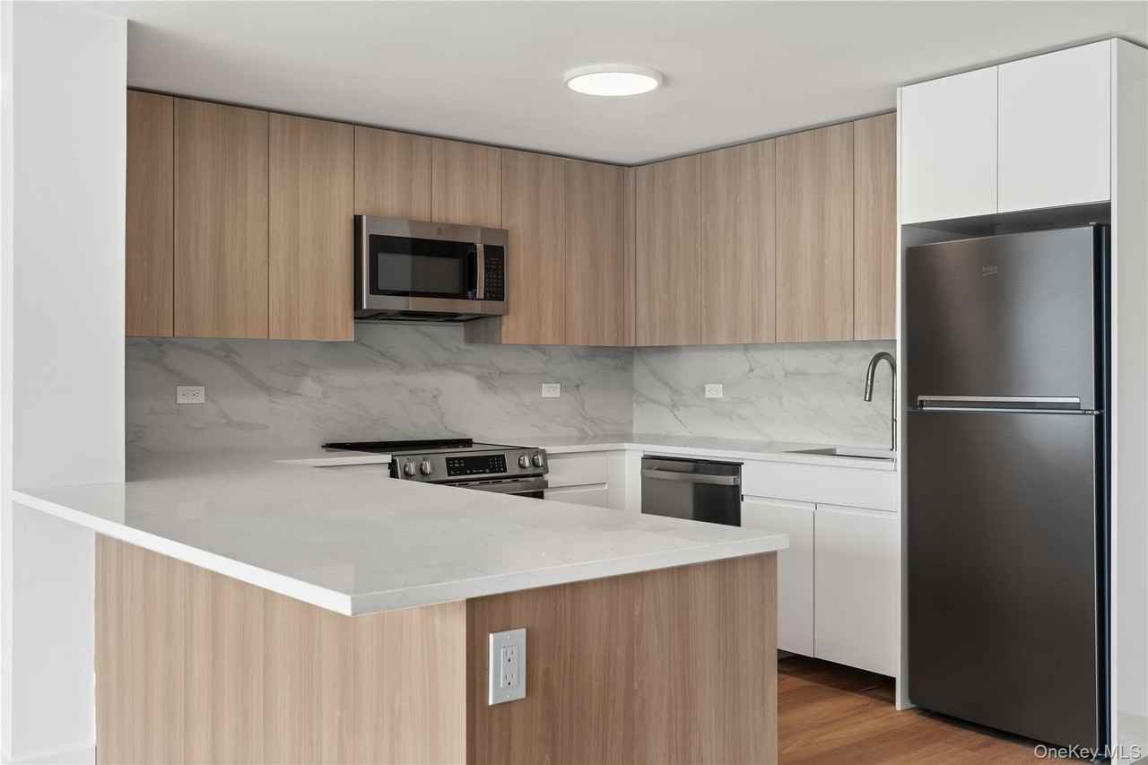 10 Lyon Pl Unit 301/3b #301-3B - Photo 6 of 9