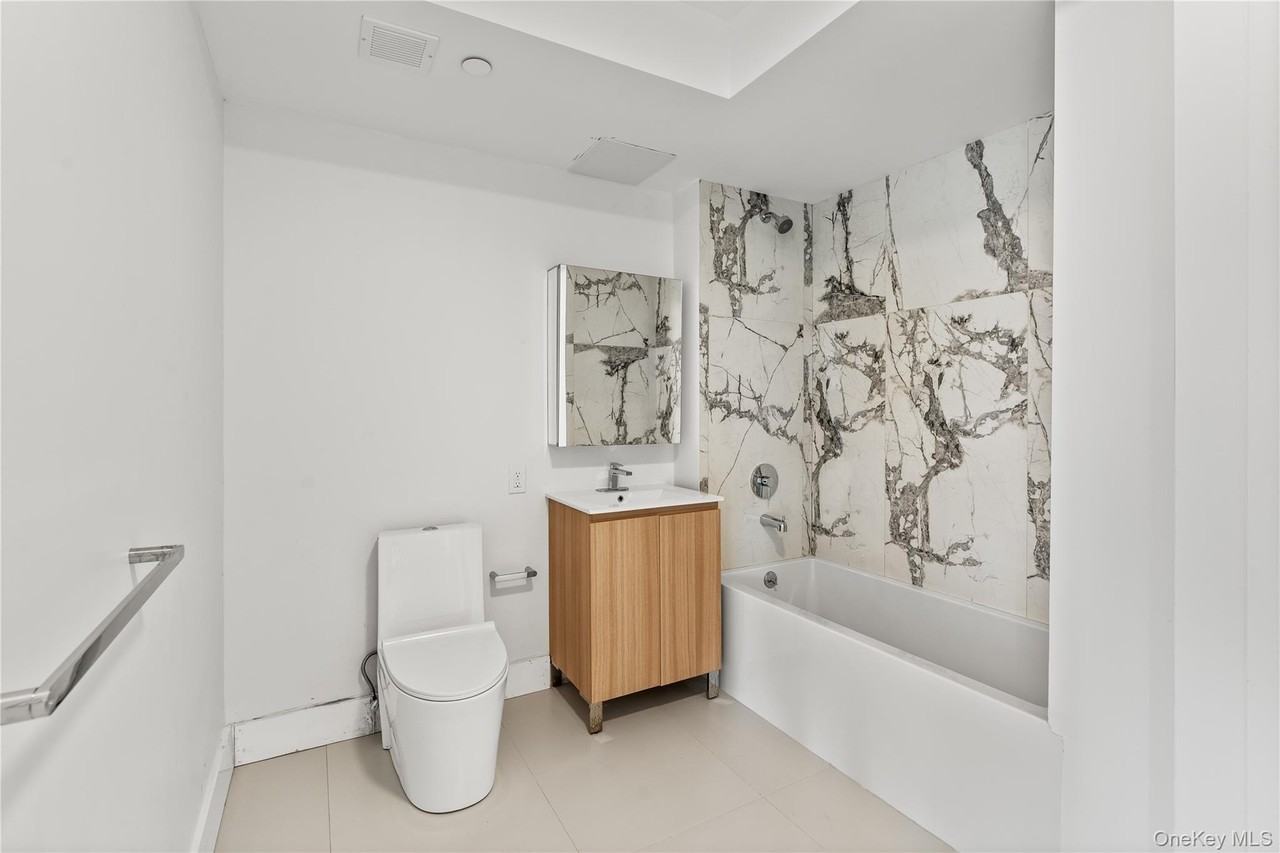 10 Lyon Pl Unit 301/3b #301-3B - Photo 7 of 9