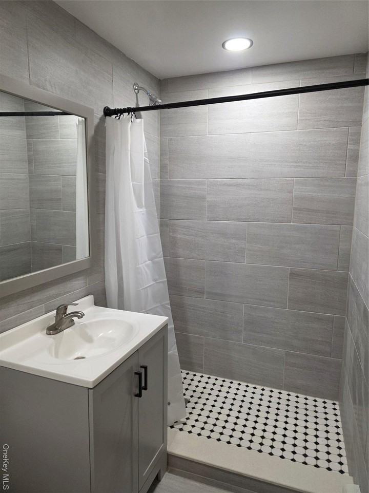 8 Holly Ct - Photo 2 of 5