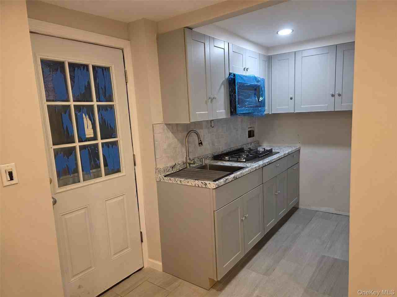 8 Holly Ct - Photo 3 of 5