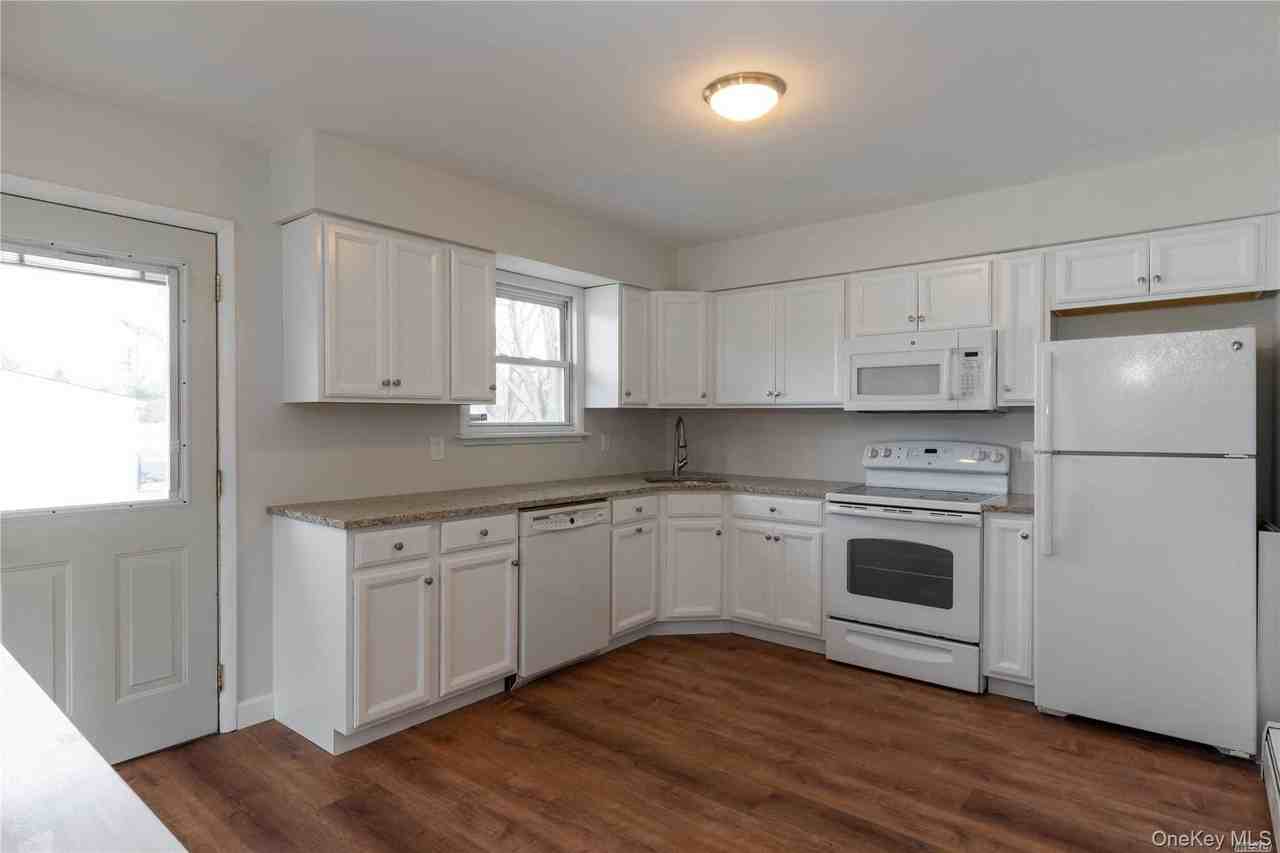 5 Ashland St - Photo 3 of 20