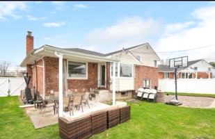 featured image of 310 Southwood Cir