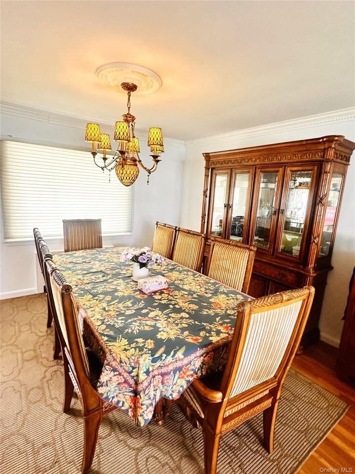 310 Southwood Cir - Photo 5 of 25