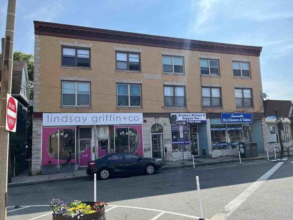 108 Bristol Rd Apt 1 #1 - Photo 2 of 30