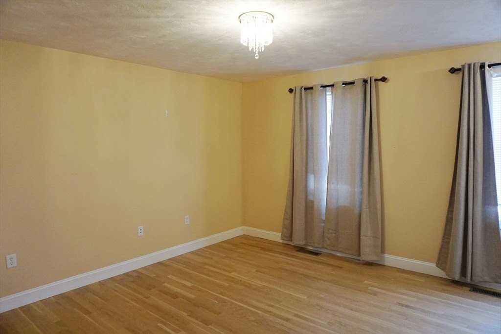 118 Smith St Unit 118 #118 - Photo 3 of 26