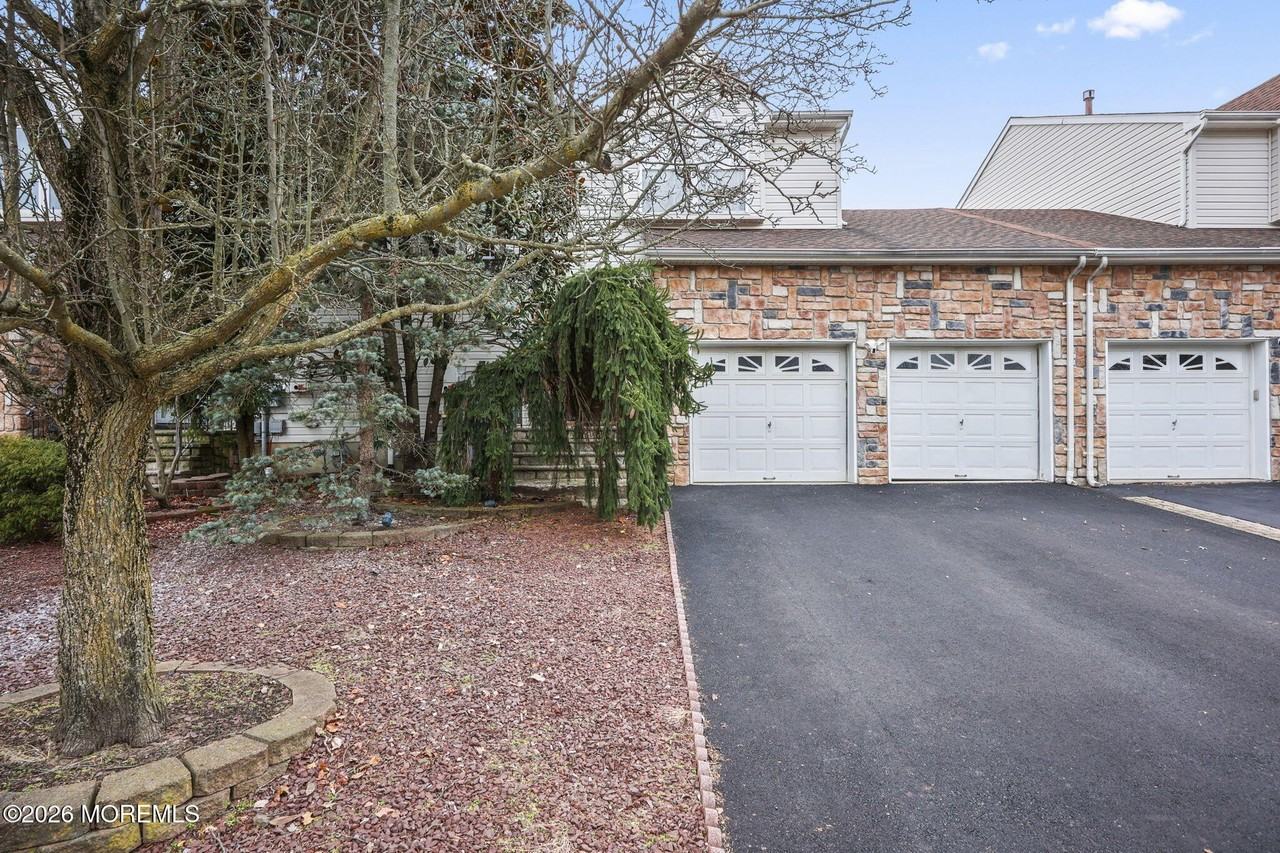 10 Kinglet Ave - Photo 3 of 38