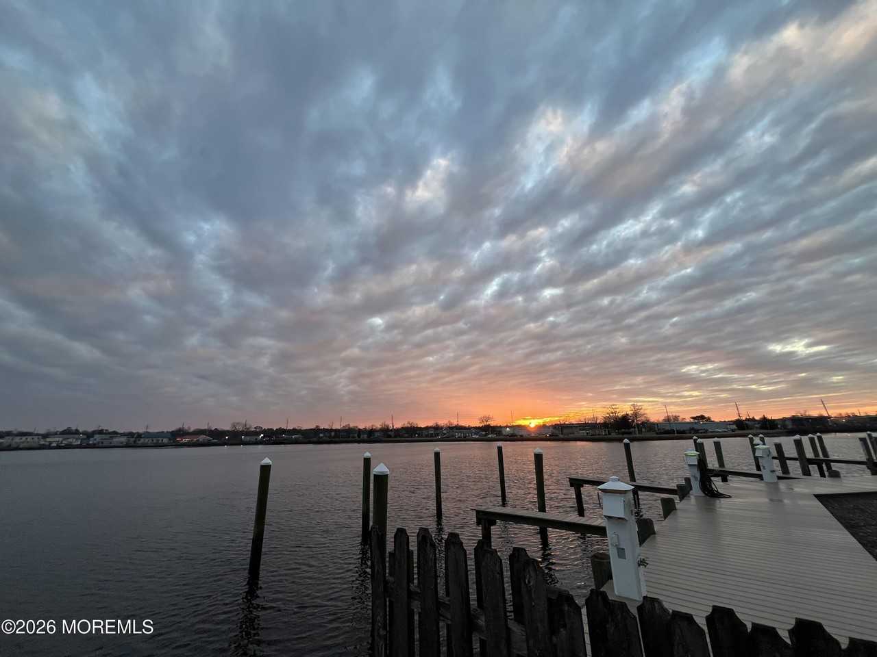 210 Spinnakers Cv - Photo 2 of 33