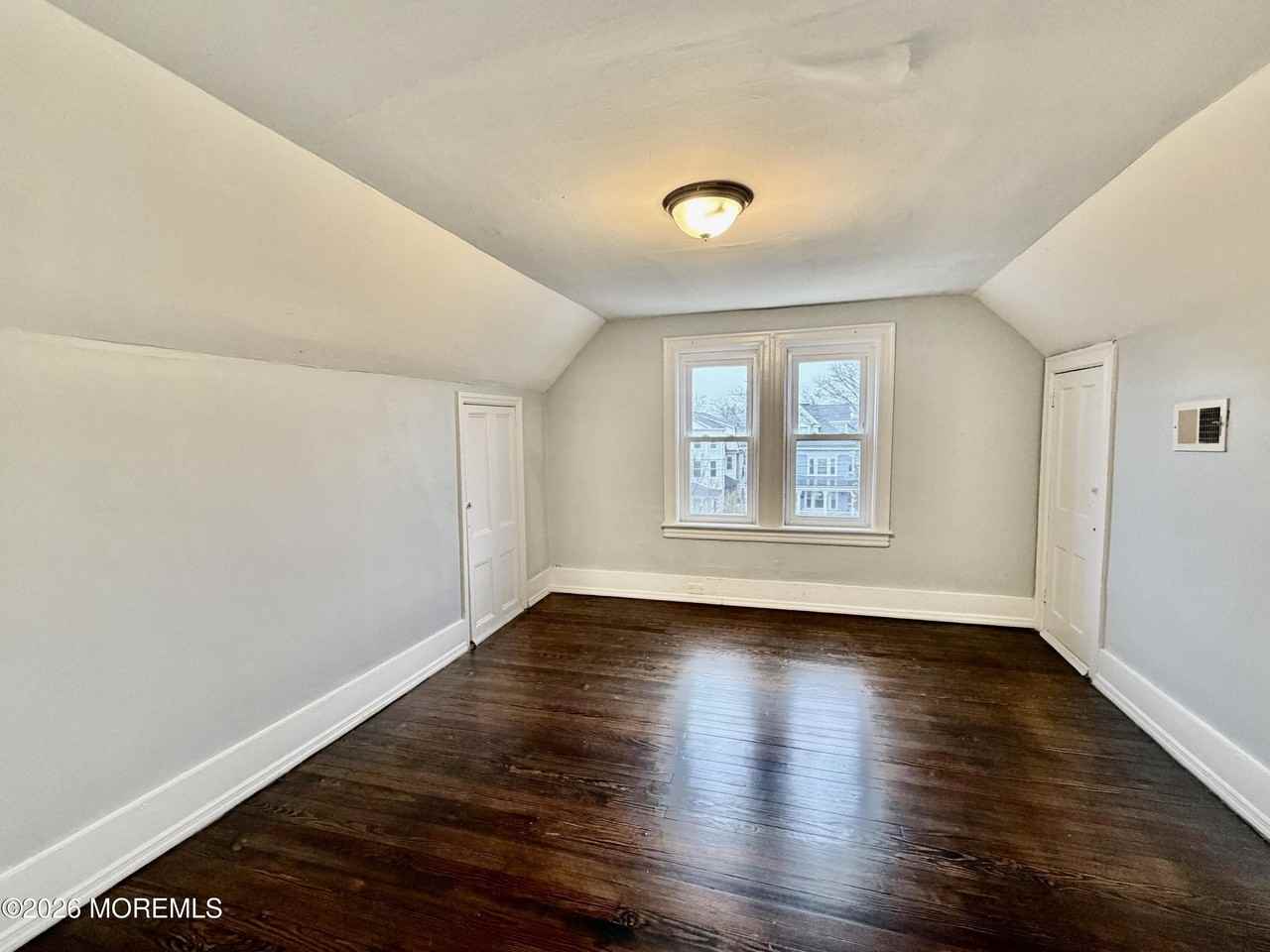 512 4th Ave Apt 4 #4 - Photo 5 of 9