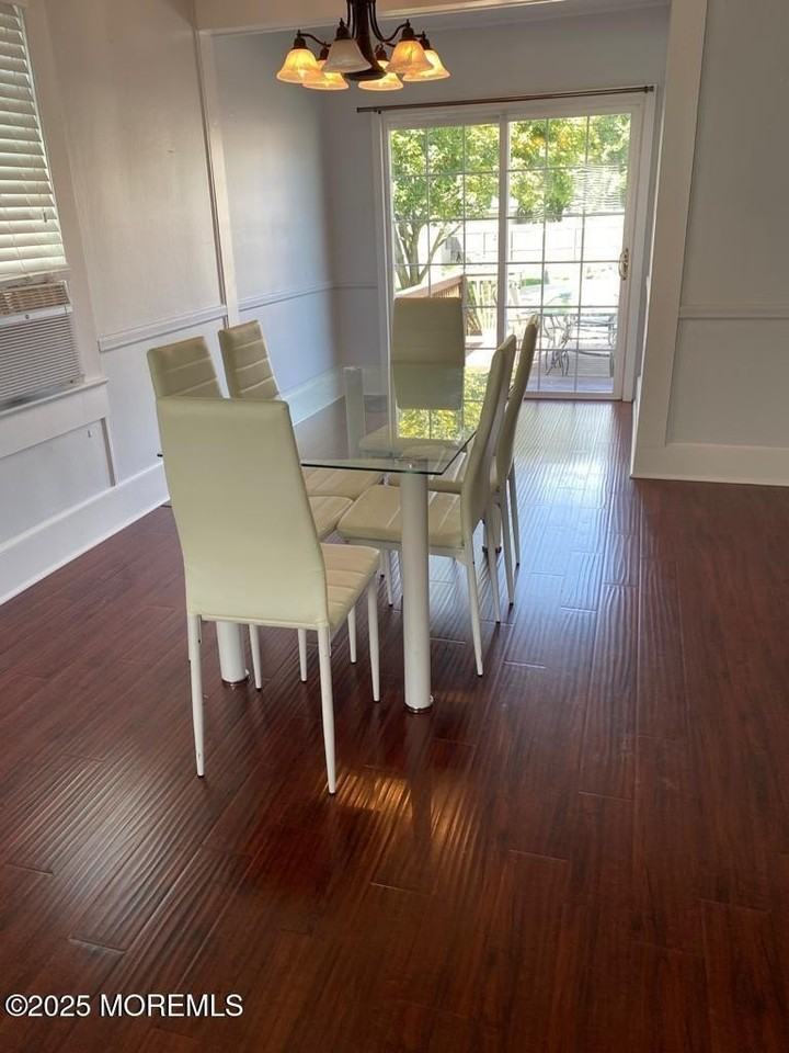 327 Roosevelt Ave - Photo 6 of 12