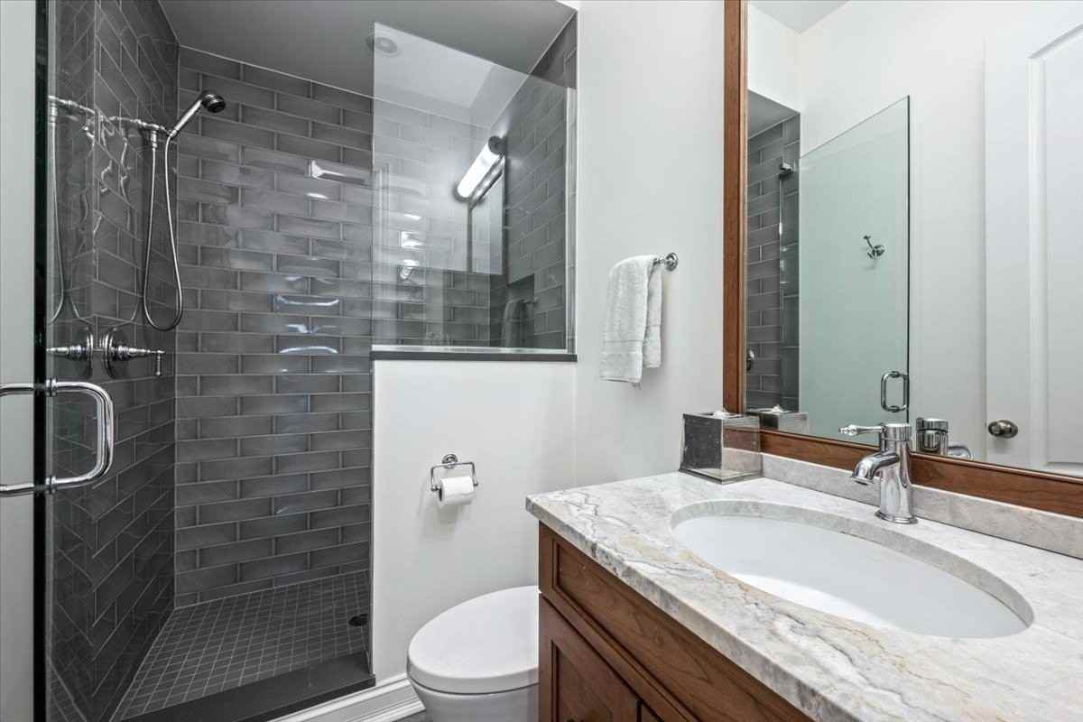 441 W Deming Pl - Photo 5 of 46