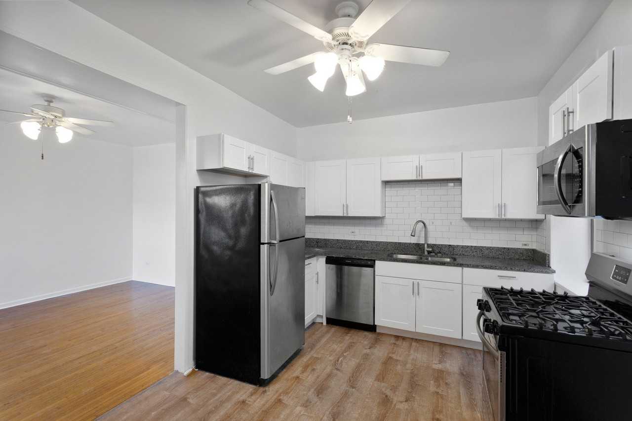 3320 W Diversey Ave Apt 1 #1 - Photo 2 of 15