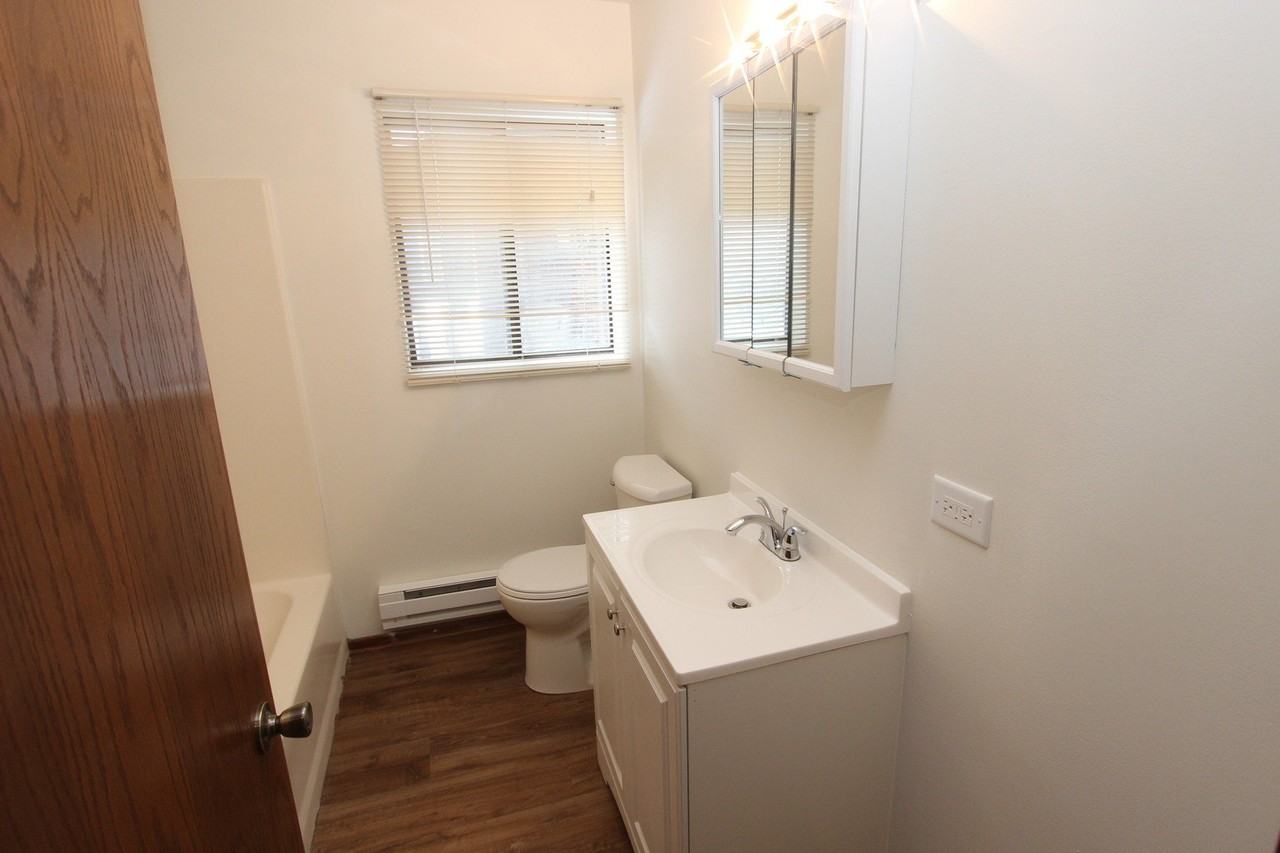 419 Berkshire Dr Apt 13 #13 - Photo 2 of 18