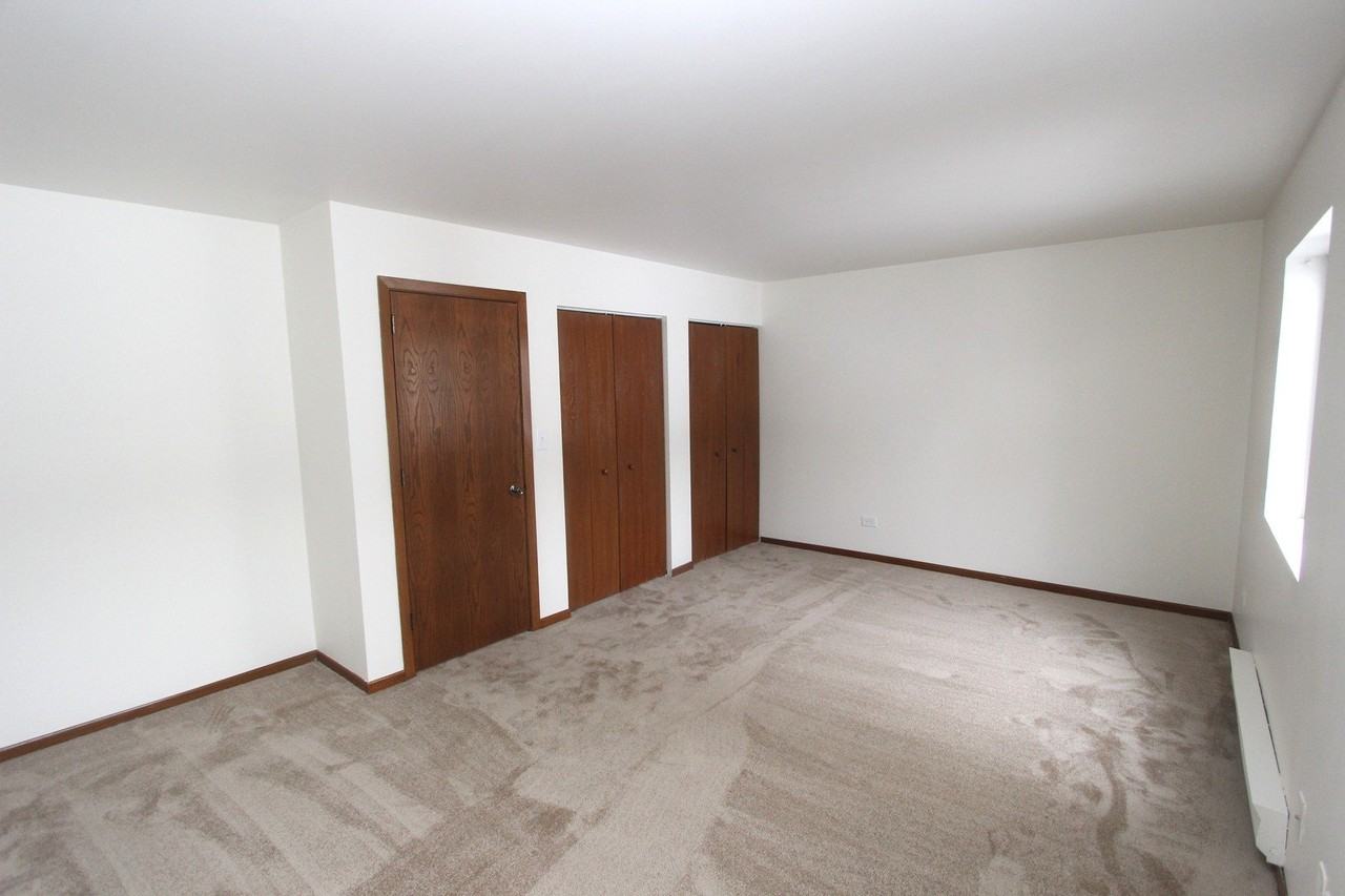 419 Berkshire Dr Apt 13 #13 - Photo 6 of 18