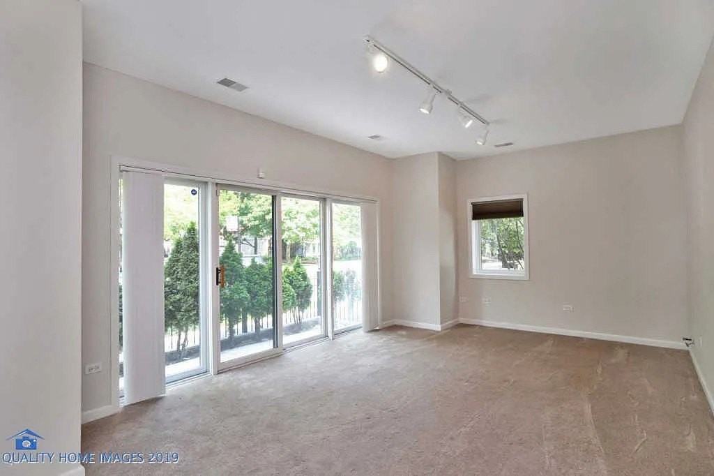 1501 S Prairie Ave Unit 01 #01 - Photo 3 of 23