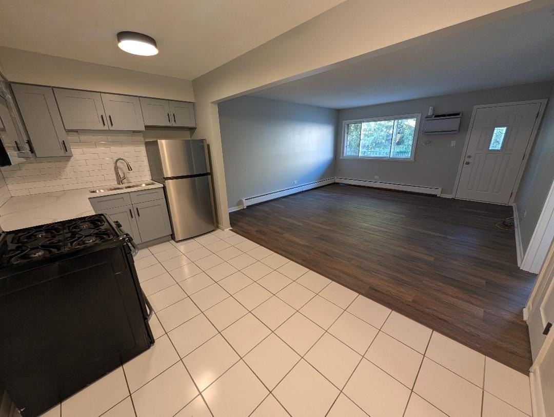 7925 W 103rd St Apt 8 #8 - Photo 3 of 10