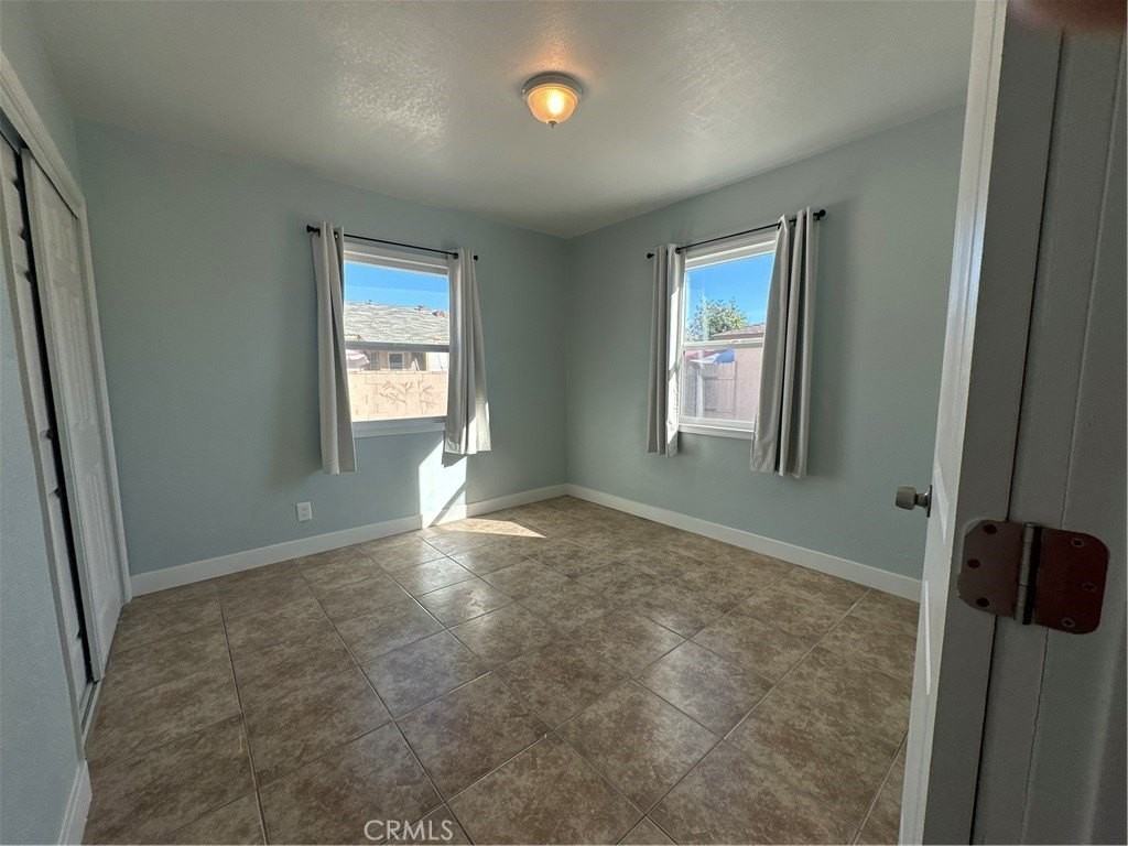 6052 Fishburn Ave - Photo 3 of 10