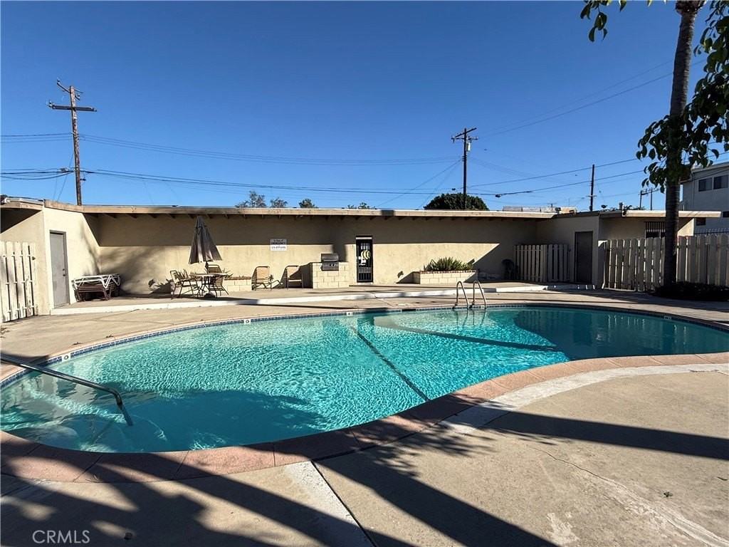 554 S Barranca Ave - Photo 5 of 19