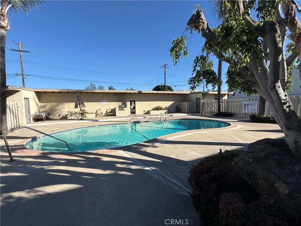 554 S Barranca Ave - Photo 6 of 19