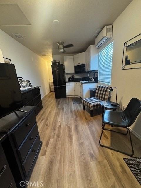 1418 Oxford Ave - Photo 3 of 12