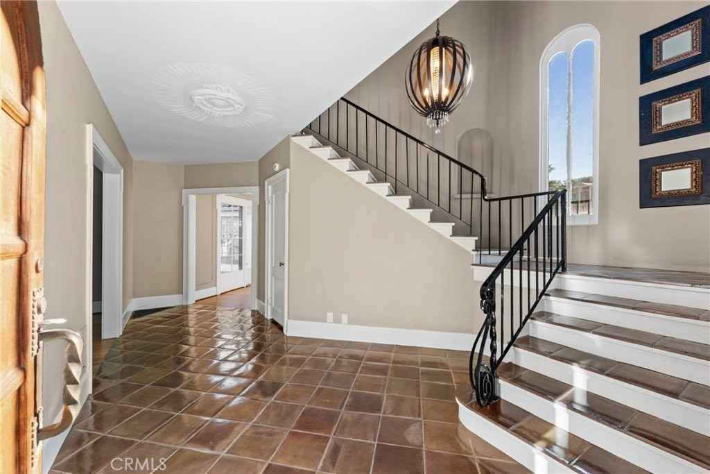 1205 W Highland Ave - Photo 6 of 41