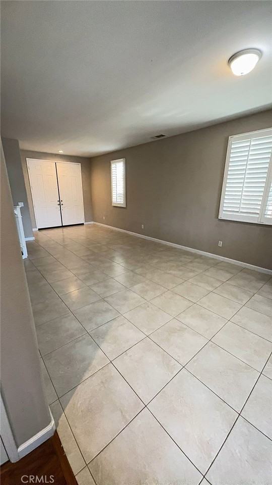 29348 Castlewood Dr - Photo 5 of 38