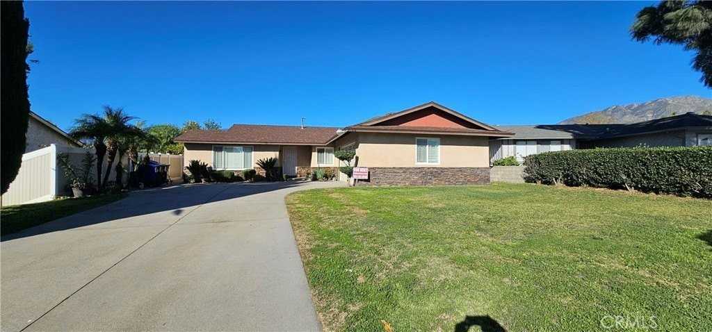 3166 Atlantic Ave - Photo 2 of 20