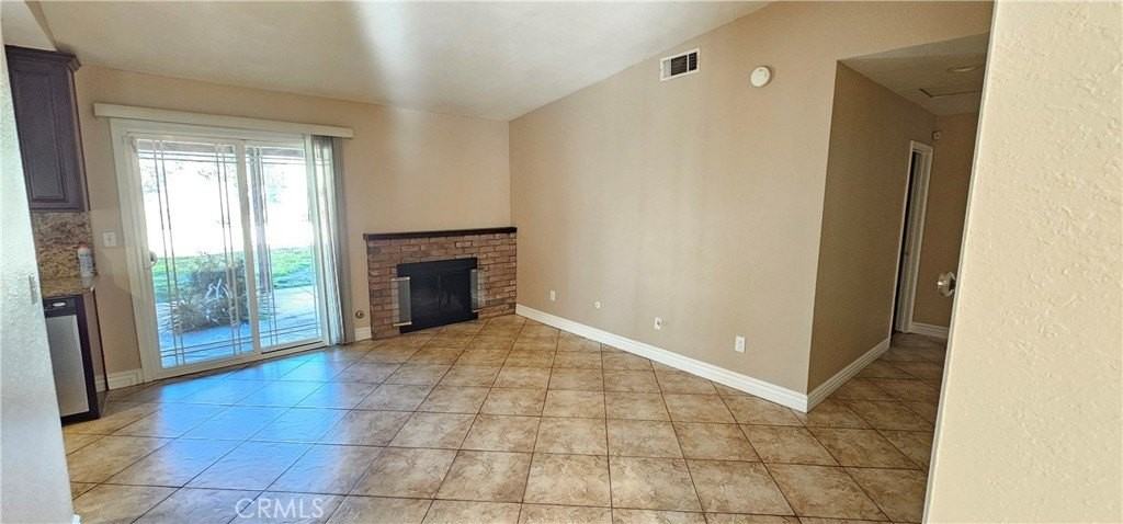 3166 Atlantic Ave - Photo 7 of 20