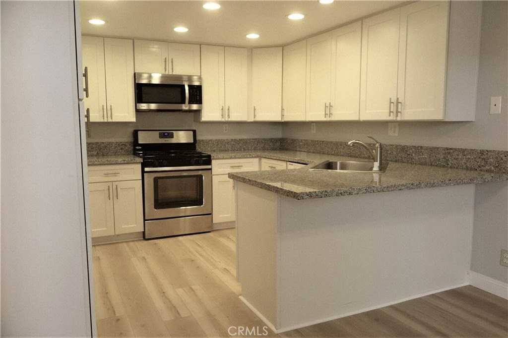 26242 Fern Gln #78 - Photo 3 of 20